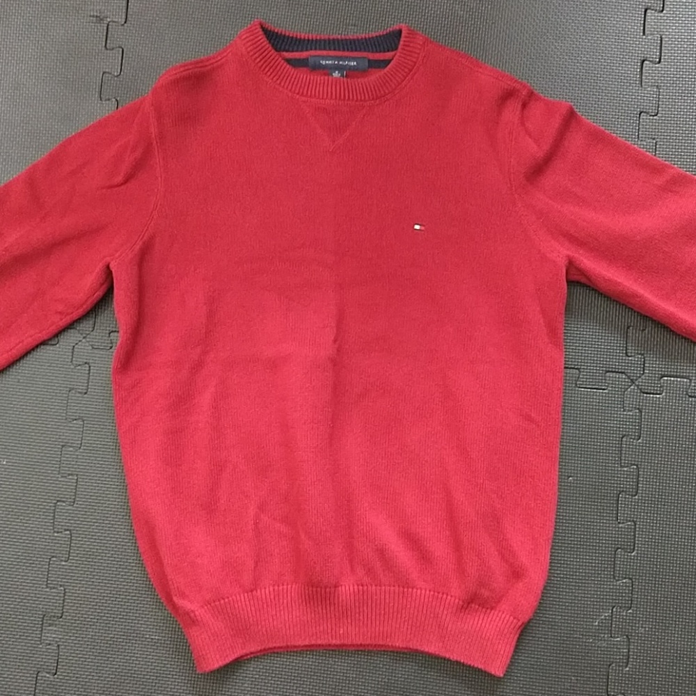 Tommy Hilfiger red crewneck sweater size M